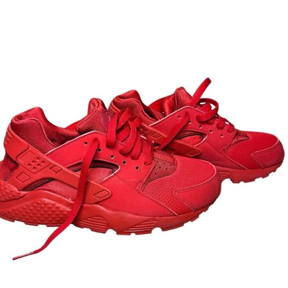 Nike Air Huarache Triple Red Sneakers Size 5.5/6 - Picture 1 of 6